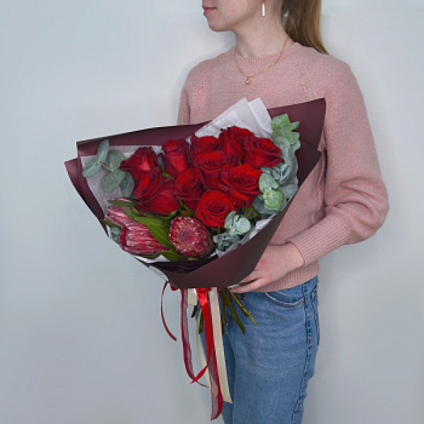 Букет протей и роз Explorer