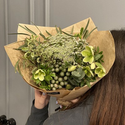 Сборный букет Зеленый в крафте S