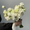 Лицевой свадебный букет невесты из эустомы