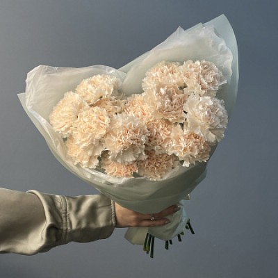 Букет из 15 персиковых гвоздик