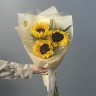 Букет из 3 подсолнухов и колосков