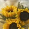 Букет из 3 подсолнухов и колосков
