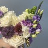 Свадебный букет невесты с лиловыми акцентами
