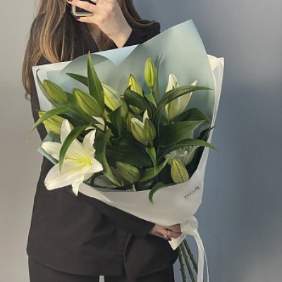 Букет из 3 белых лилий