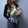 Садовый букет в шляпной коробке