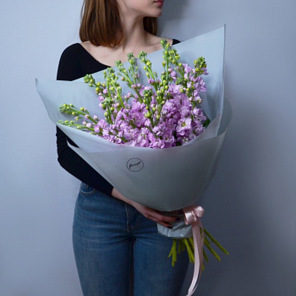 Букет из 15 сиреневых маттиол