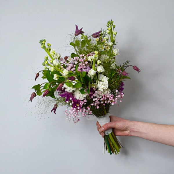 Классический полевой свадебный букет невесты