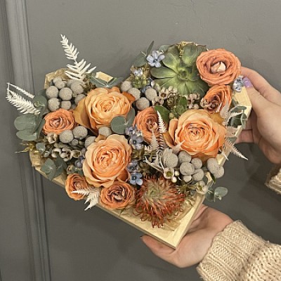 Цветочная композиция Warm Heart