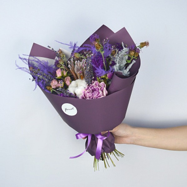 Букет сухоцветов с протеей и пионом