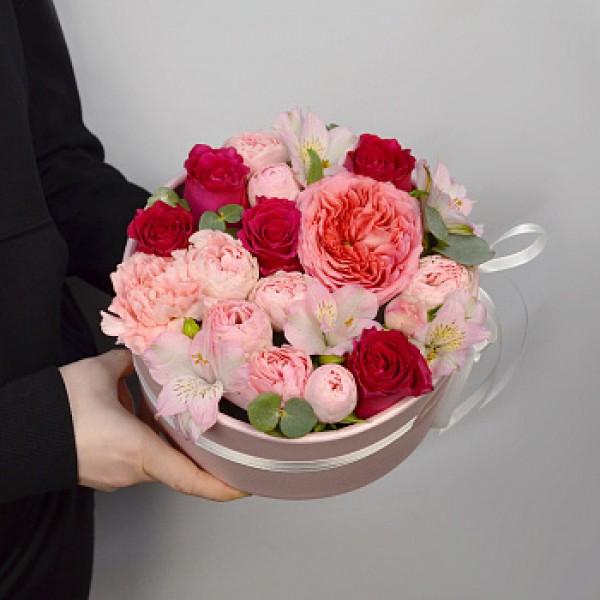 Букет в шляпной коробке Ягодное парфе