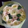 Букет из 11 ранункулюсов