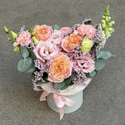 Букет в шляпной коробке Розовое кружево S