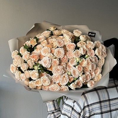 Букет из 15 кустовых пионовидных роз Good Wedding