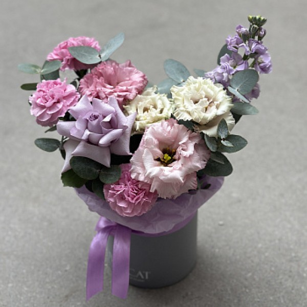 Букет в шляпной коробке Purple Dream S