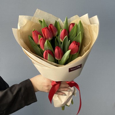 Букет из 9 красных тюльпанов