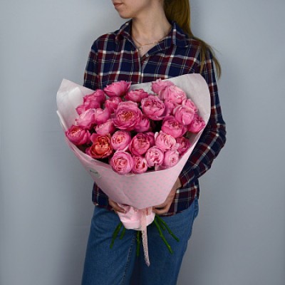 Букет из 11 кустовых пионовидных роз Juliet Cerise