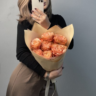 Букет из 7 пионовидных  роз Kahala