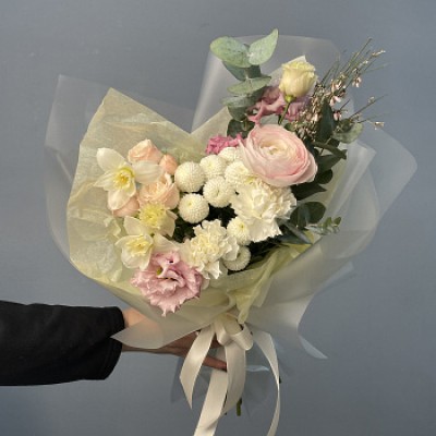 Нежный весенний сборный букет