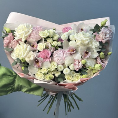 Сборный букет с пионом Blooming garden L