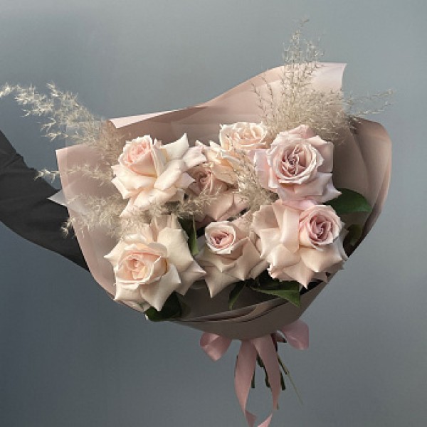 Букет из 7 роз Sweet Escimo