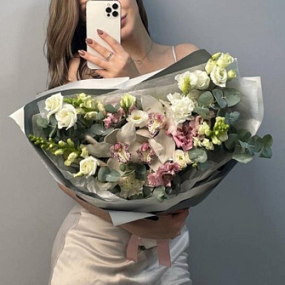 Сборный букет Совершенство M