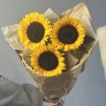 Солнечный букет из 3 подсолнухов