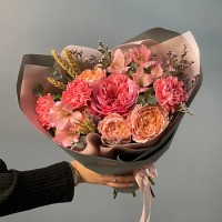 Букеты с альстромериями