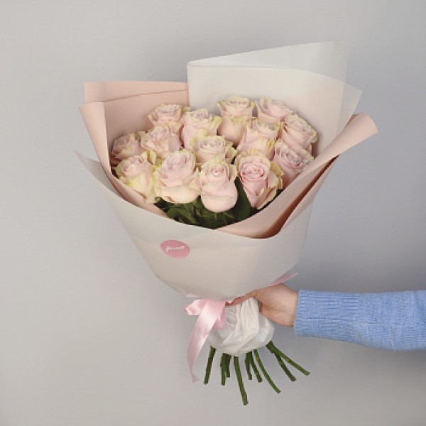 Букет из 15 роз Pink Mondial 50см
