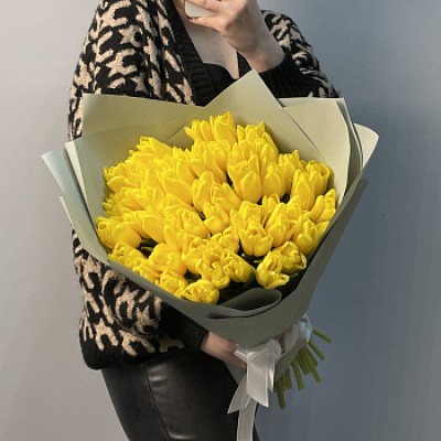 Букет из 51 желтого тюльпана