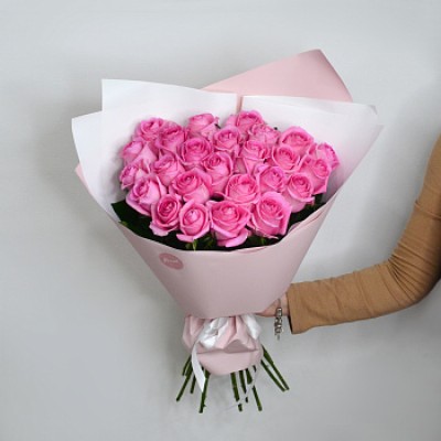 Букет из 25 нежно-розовых роз 60см (Местная)