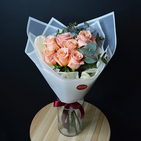 Букет пионовидных роз Shimmer и эвкалипта XS