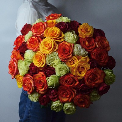 Букет из 51 розы в теплых тонах
