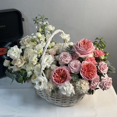 Цветочная корзина Love