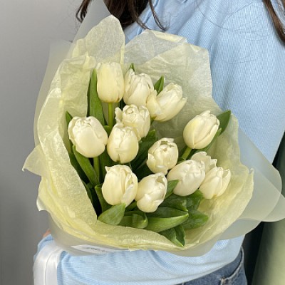 Букет из 11 белых тюльпанов
