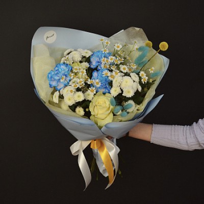 Сборный букет Небесно-голубой