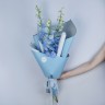 Букет из 3 голубых дельфиниумов