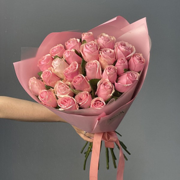 Букет из 25 розовых роз 50см (Иран)