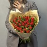 Букет из 35 красных тюльпанов