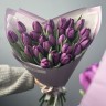 Букет из 25 фиолетовых тюльпанов