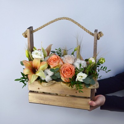 Цветочная композиция в ящичке