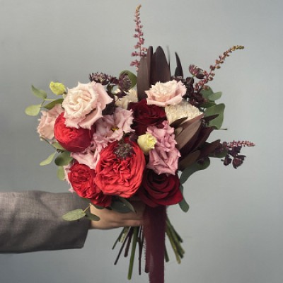 Свадебный букет невесты в оттенке марсала