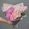 Букет гортензии и пионов Pinky
