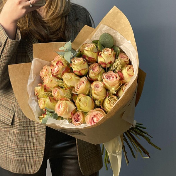 Букет роз Теплое утро М