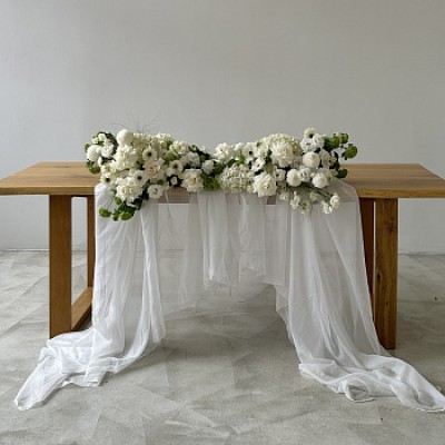 Бело-зеленая композиция