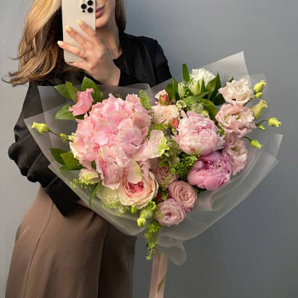 Сборный букет Pink Garden М